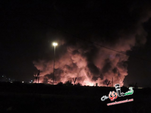 حريق كبير في مصنع للبلاستيك في المنطقة الصناعية قرب الطيبة 